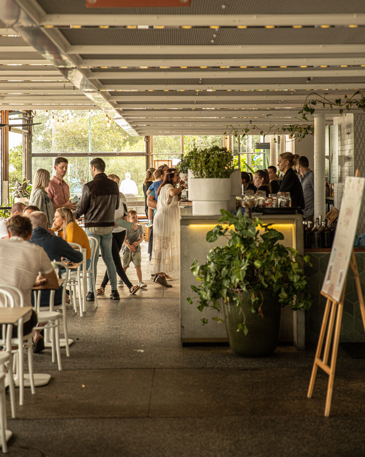 Encapsulating the relaxed Brisbane lifestyle with uninterrupted river views, sun-drenched terraces and an all-day dining menu.