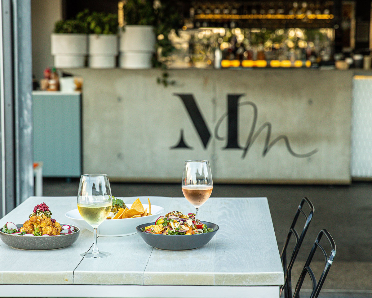 Encapsulating the relaxed Brisbane lifestyle with uninterrupted river views, sun-drenched terraces and an all-day dining menu.
